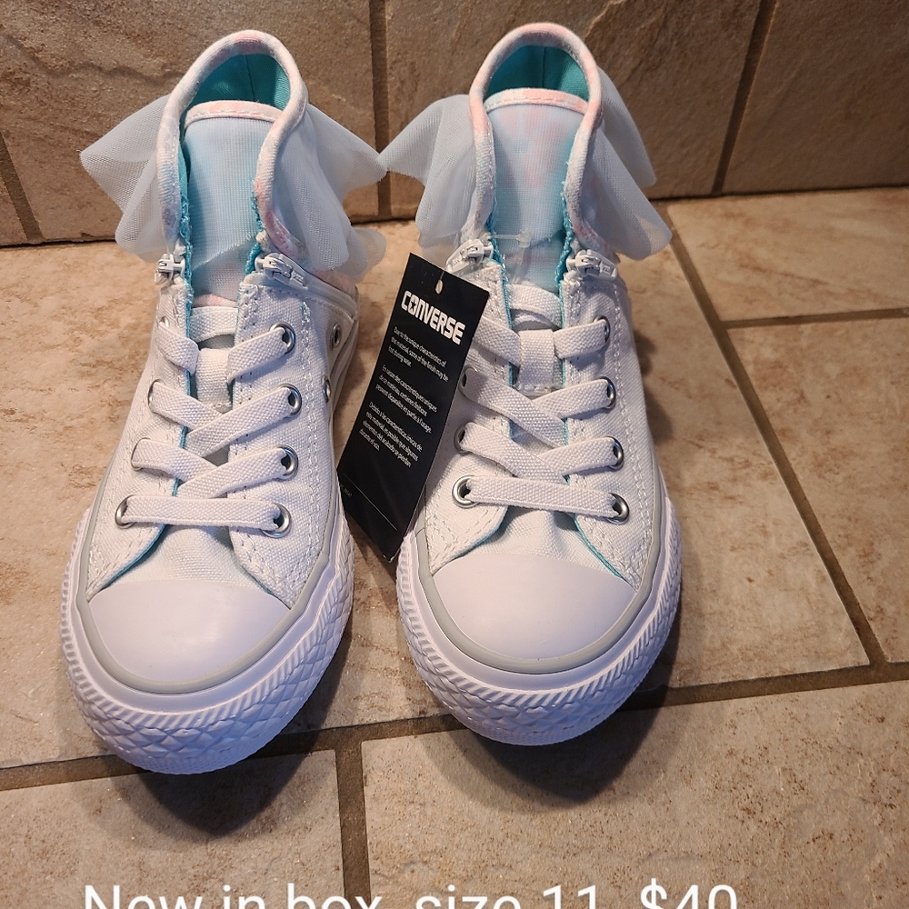 NEW Girls Block Party Converse